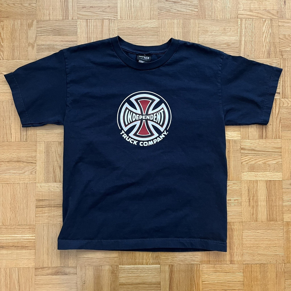 independent trucks skateboard shirt Women Size XL